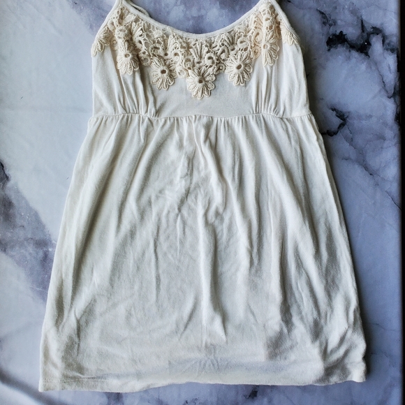 SOLD floral tank top - Picture 3 of 3